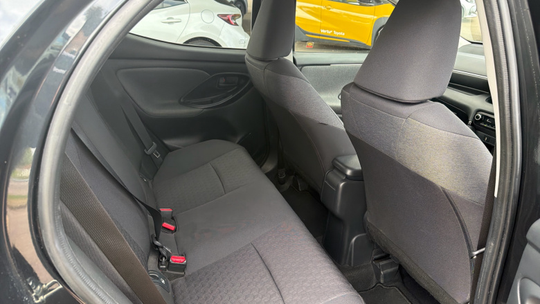 Toyota Yaris 1.5 Hybrid Design 5dr CVT Hybrid Hatchback